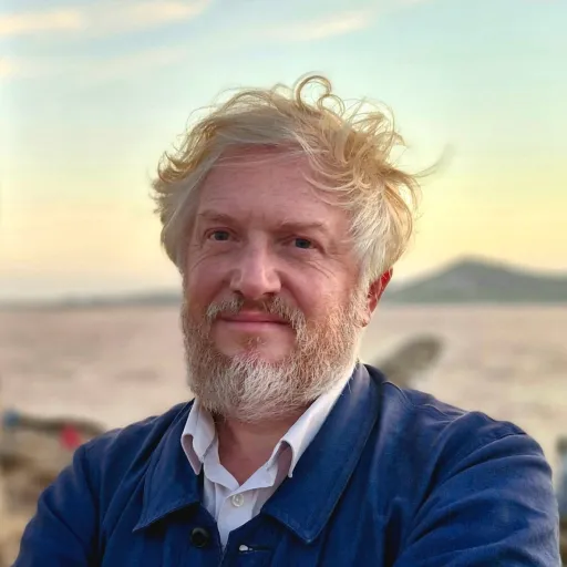 Marcher l'art en Haute-Provence : randonner avec Luc Richard, guide d'art en montagne